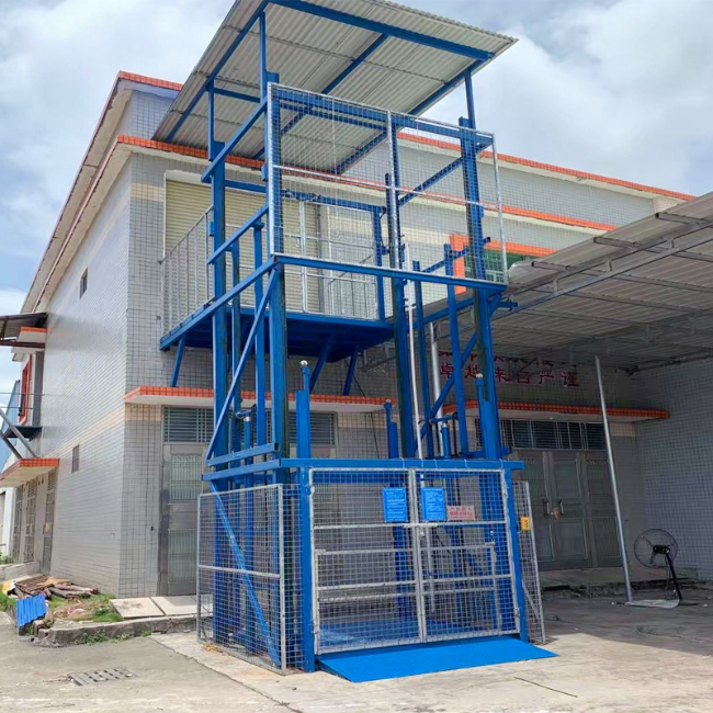 丰泽建材厂室外升降货梯安装